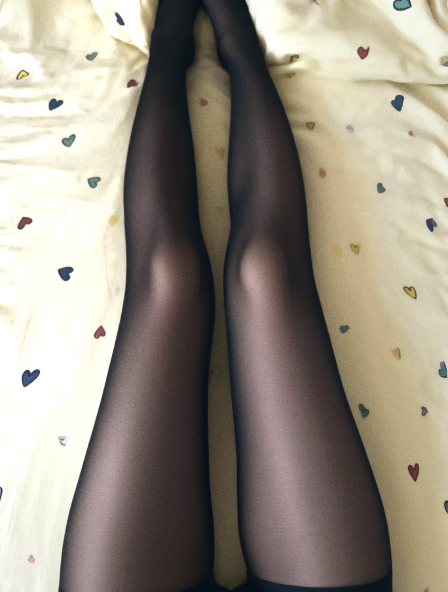 Cihan1950404's tweet photo. 스타킹 짧아서 가랑이가 저기 까지밖에 안와...
커피색 좋아해? 아님 스킨?블랙?
 #능욕 #섹트 #맘눌뎀 #스타킹 https://t.co/YmGzIPQlL1