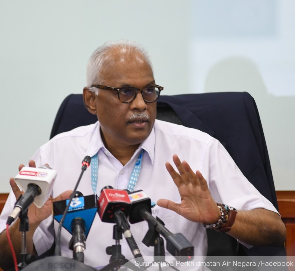 NewsBFM's tweet photo. Former Klang MP Charles Santiago has proposed a 2% wealth tax on Malaysia’s richest individuals to address government budget cuts and a reported RM10 billion fiscal shortfall.

He said such a tax on billionaires alone could generate over RM1 billion in revenue.

🧵1 https://t.co/CjWAtqUEYT