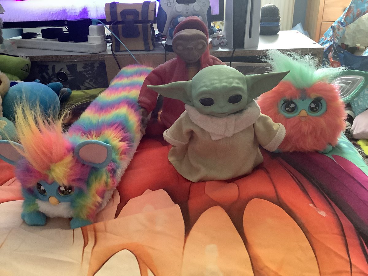 PeelyMaster's tweet photo. You thought I only had Furby I have Grogu and ET
Grogu released in 2020 for the mandolorian series on Disney+
ET released in 2000 for the ET film release I think and is from Furby Gen 1
I have yet to get hatchin’ Yoshi
And Furby Vibes Blue Razz
#furby #interactivepet https://t.co/ncV9OEZw7a