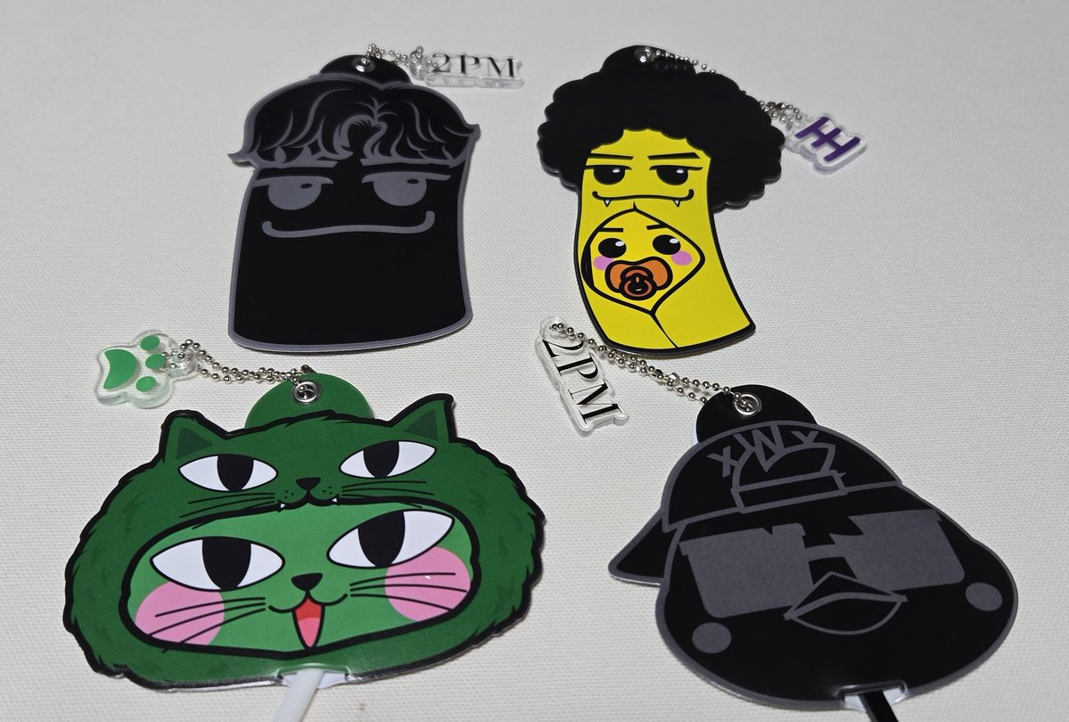 2PM THE RETURN MD　
うちわキーホルダー(画像のもの)
お譲りします。
気軽にご連絡ください😊

【譲】うちわキーホルダー
　(チャンソン、ウヨン、テギョン)

郵送希望

#2PM
#2PM_THE_RETURN
#THE_RETURN_TokyoDome