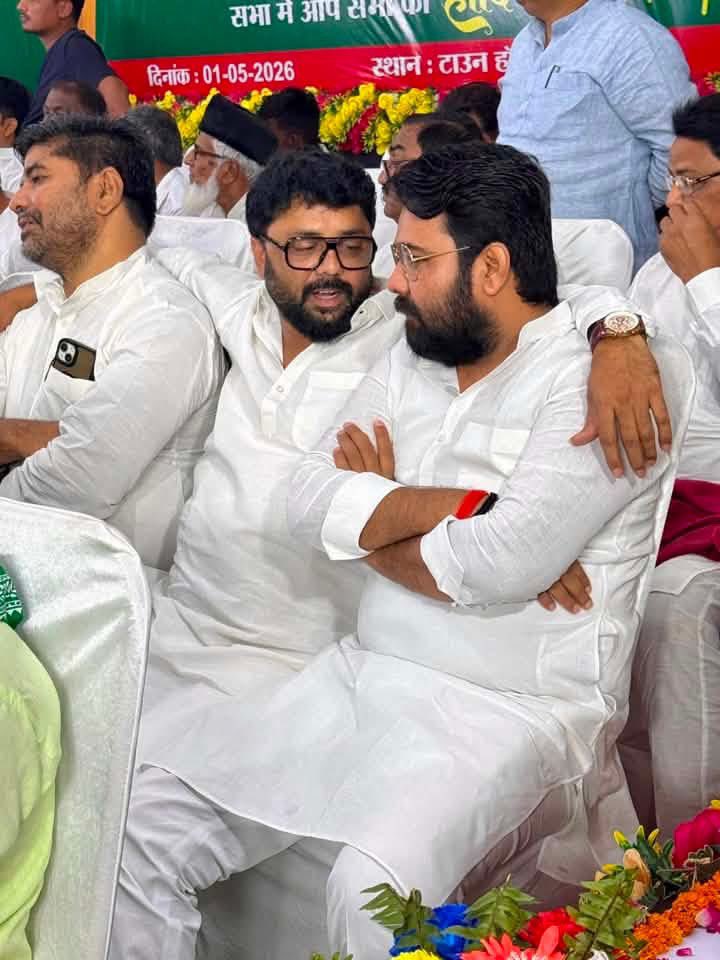 AdnanAhmadSidd's tweet photo. आज मरहूम डॉ. मोहम्मद शहाबुद्दीन साहब की पुण्यतिथि पर उन्हें खिराज-ए-अकीदत पेश करते हैं।💐

उनकी कमी आज भी समाज और सियासत में गहराई से महसूस की जाती है। साहब सिर्फ एक नेता नहीं, बल्कि एक सोच और एक विचारधारा थे।
#Sahab @yadavtejashwi @Siwan_Rjd @RJDforIndia https://t.co/nJQ0BOp9eg