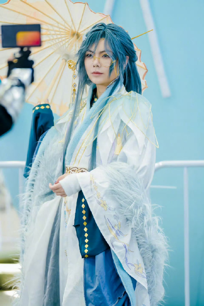 leanne_hodges's tweet photo. Day 1 at [漫展名，如：Anime Expo 2024]! Cosplayed my favorite character (hello, [角色名，如：Miku]) u0026 scored limited-edition merch!  Met fellow fans—this vibe is chef’s kiss! #AnimeCon #CosplayGoals #OtakuJoy https://t.co/PzEQRPCiva