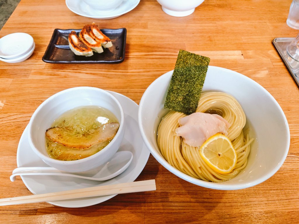 今日のお昼の昆布水つけ麺

宇都宮の県庁横に新しくオープンしたお店でめちゃ美味い😋