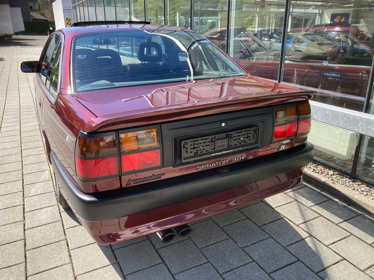 LienhardRacing's tweet photo. 1989 OPEL Senator 3.0i CD  😲
Sensationeller Senator aus 1. Hand – nur 13’000 km Laufleistung!
CHF 17'700.–

©by 🤳 Küng AG, 6314  Neuägeri https://t.co/dN8rO2BiRh