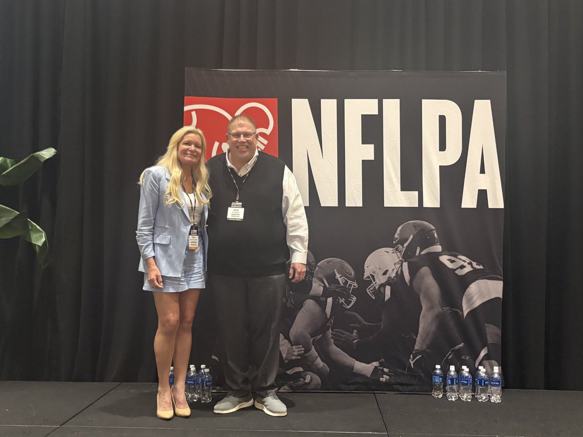 BigBucNasty's tweet photo. My colleague Tara Showalter &amp; I  realy enjoyed the @NFLPA Annual conference.  Gained alot of knowledge &amp; met some incredible people! Looking forward to getting to work! 💪 https://t.co/cqBIygwaxf