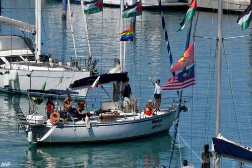 wereldnieuwsonl's tweet image. Israël zet opgepakte Flotilla-opvarenden af in Griekenland

transport-online.nl/125612/israel-… #activisten #Gaza #GlobalSumudFlotilla #Israël #Kreta