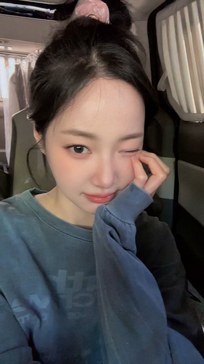 yeonwoo source tweet media