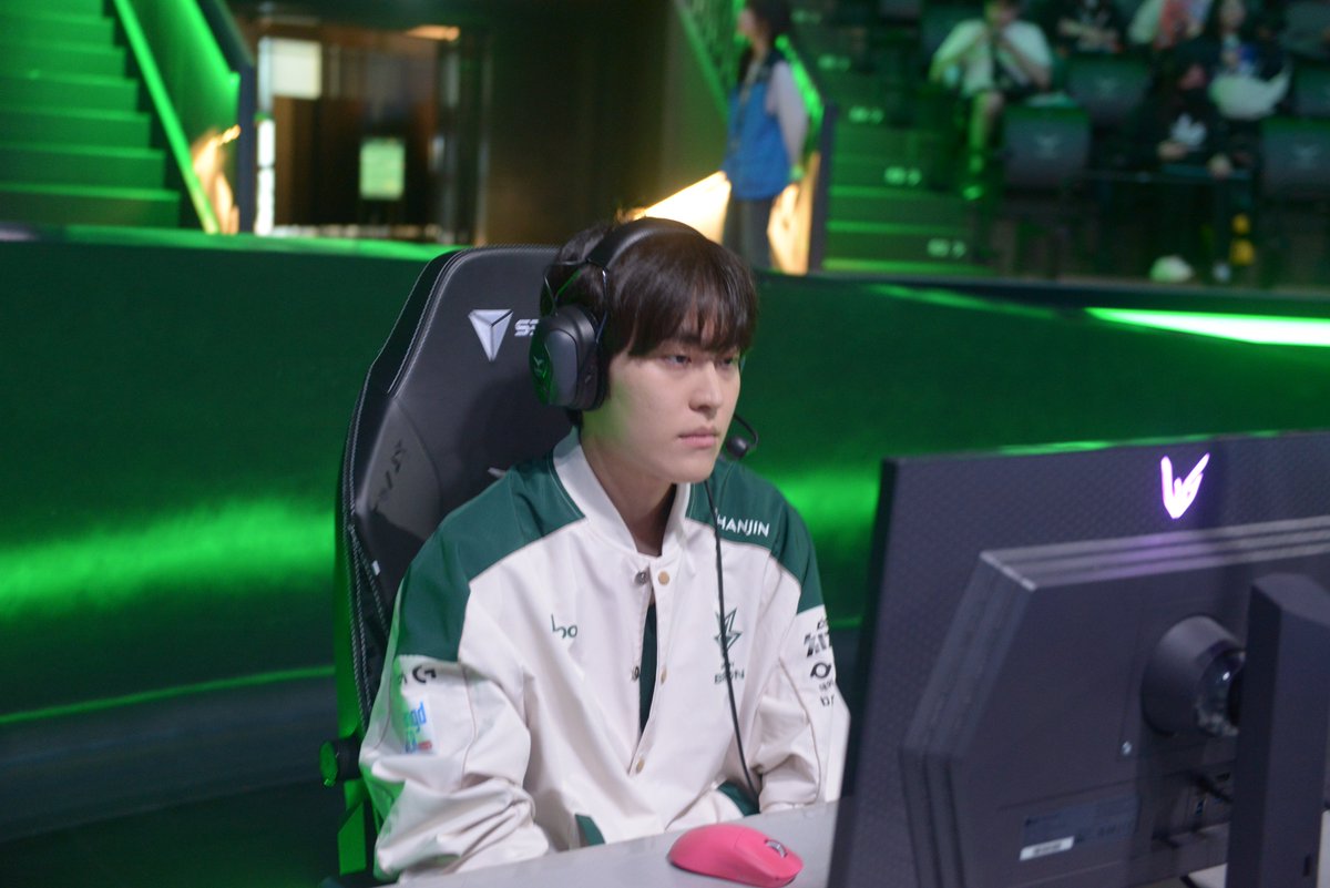ShadowCorpAgent's tweet photo. Today's Photo #LCK
2026-05-01

#Casting in #BRO
#Gidoen in #BRO
@coachssong in #BRO

#Shadowcorp #Esports #Agency 
#Casting #Gideon #Ssong https://t.co/90iEbCtOxC