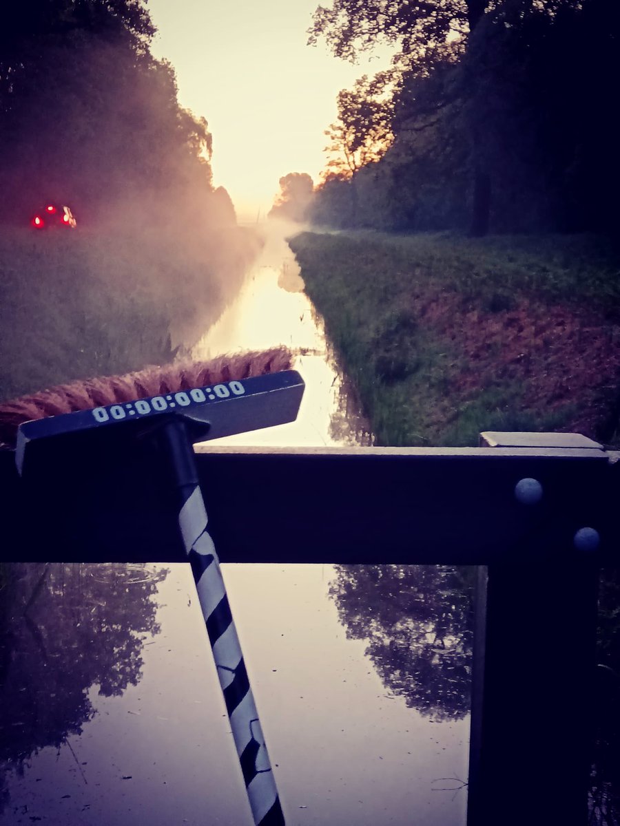 dyke_pig's tweet image. We got up early this morning to greet the sun in the fens. This tends to be a more private event for us - we wear as much or little costume as we choose and dance as freely as we choose.

#mayday #folkdance #folk #Mollydancing