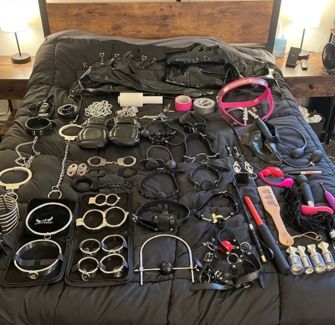 MISTRESSAMERY8's tweet photo. any submissive male slave seeking for a mistress pm and reply yes mistress  I wanna  make you the best slave you can ever imagine 

#submissiveslave #findomusa https://t.co/yo5A4ZIe6s