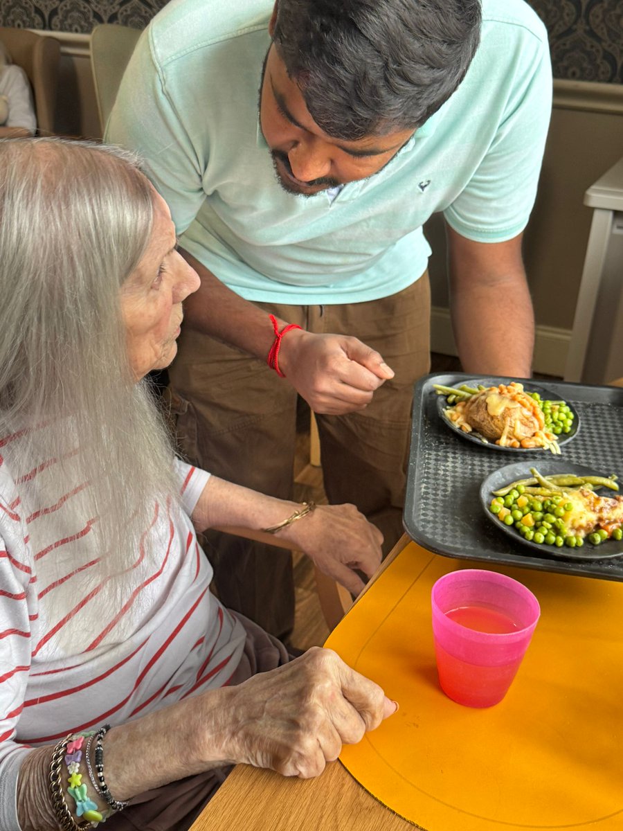 FromeNHome's tweet photo. It has been a lovely April here. 🌻

Donald enjoyed a quiet lunch in the dining room, while Peter made the most of the sunshine outside with a cold drink and a slice of chocolate cake!

#frome #somerset #caring #effective https://t.co/3kUllvjPZl