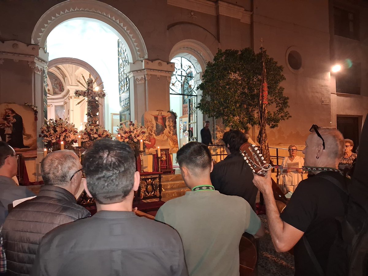 santosepulcro's tweet photo. Imágenes de la inolvidable noche de “Los Mayos” 2026 en San Bartolomé ante el altar de nuestra RMI Cofradía @santosepulcro #ConcordiaDelSantoSepulcro https://t.co/nreuh3qDCv