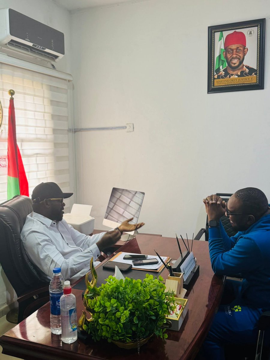 Trajdenngo's tweet photo. Our Executive Director, Mr. @Kelechii_Imo, met with the Senior Special Assistant to the Governor on Entertainment and Tourism at the Abia State Government House, Umuahia. The meeting was aimed at establishing a partnership between our organization and the office of Jmartins. https://t.co/qTc7wOhz3j