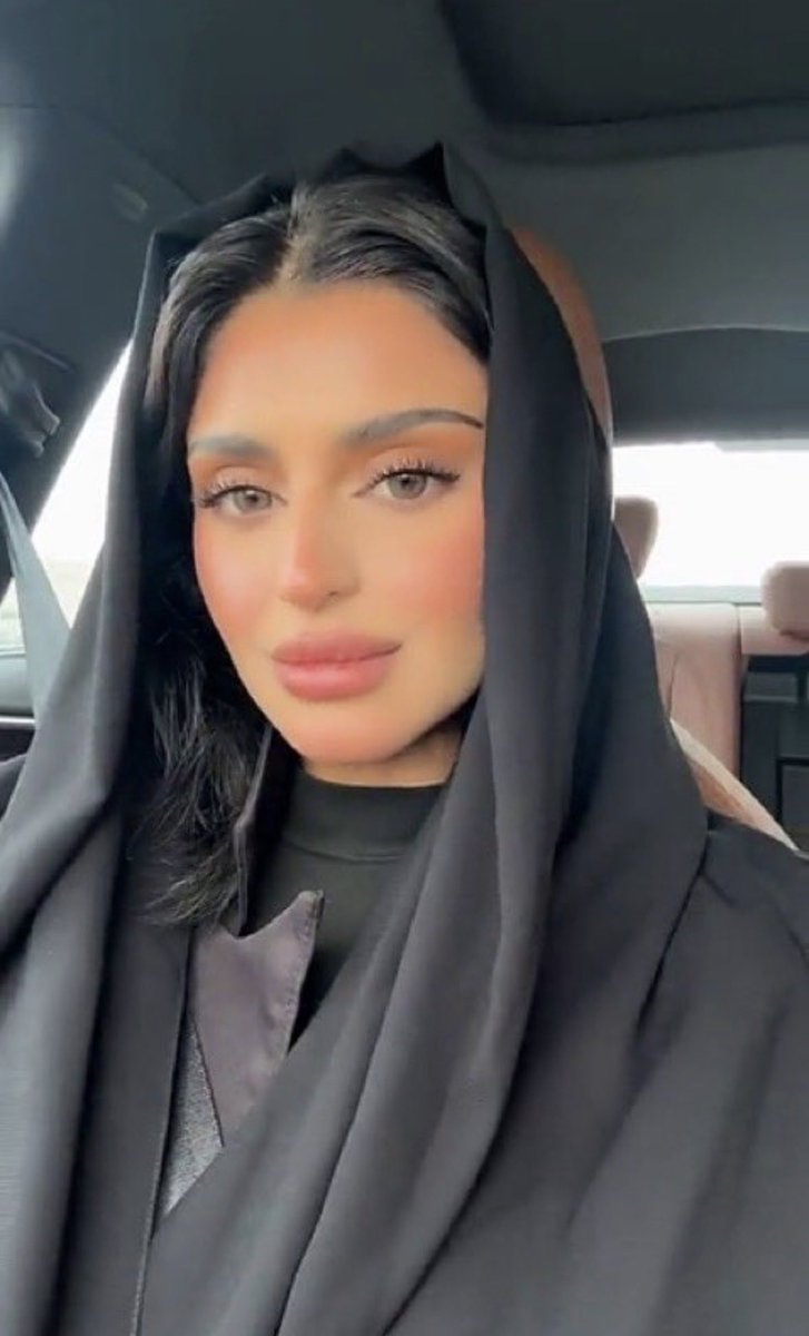 biid66's tweet photo. جمعه مباركه 😵‍💫🇦🇪 https://t.co/WHHTC9kbPB