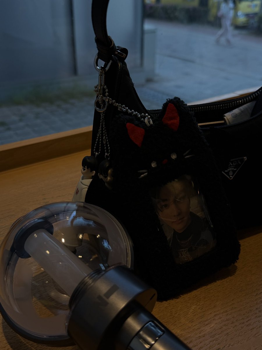 isyjw's tweet photo. blood saga day1 lets go 🧛‍♀️ https://t.co/eGPiZODMqb
