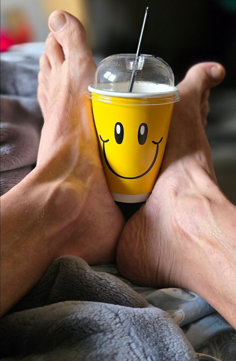 Elastonpap87261's tweet photo. It's a wonderful breakfast. 
#feetfetısh 
#feetworshi̇p 
#feetِ 
#footfetısh https://t.co/eZaR2pJBfr