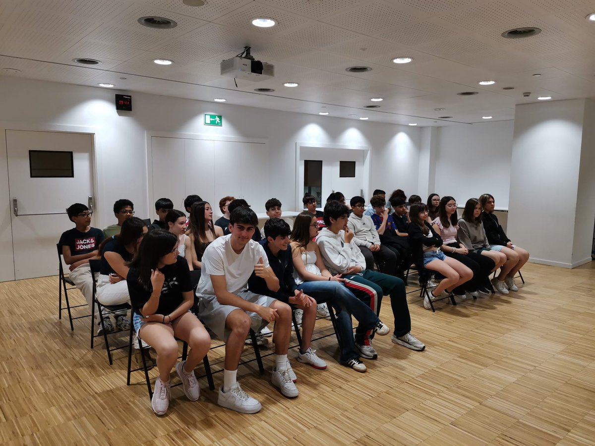 FEPSantRamon's tweet photo. A 2n d'ESO la setmana passada els van explicar tots els secrets de l'energia al @cosmocaixa #FSRcienies https://t.co/p1Kf4YdWB9