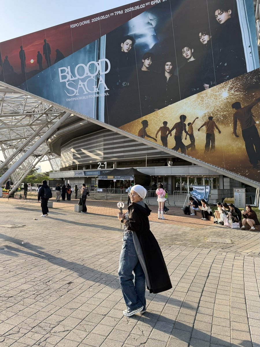 dionyjoonz's tweet photo. — ready for day 1 ! ★ (via online streaming)

#BLOODSAGA_IN_SEOUL 🧛 https://t.co/GPuXEDOtSZ