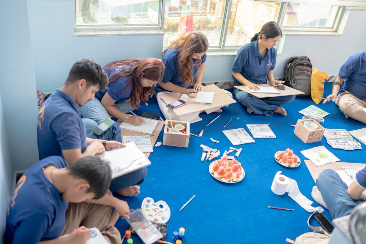 avantgarde_np's tweet image. Step away, recharge, create.
Our painting session offer Avant Garde team a space to unwind, connect, and recharge.
#painting #art #connectivity #avantgardesolutions #avantgarde #marketresearch #socialresearch #marketing #branding #researchanddevelopment