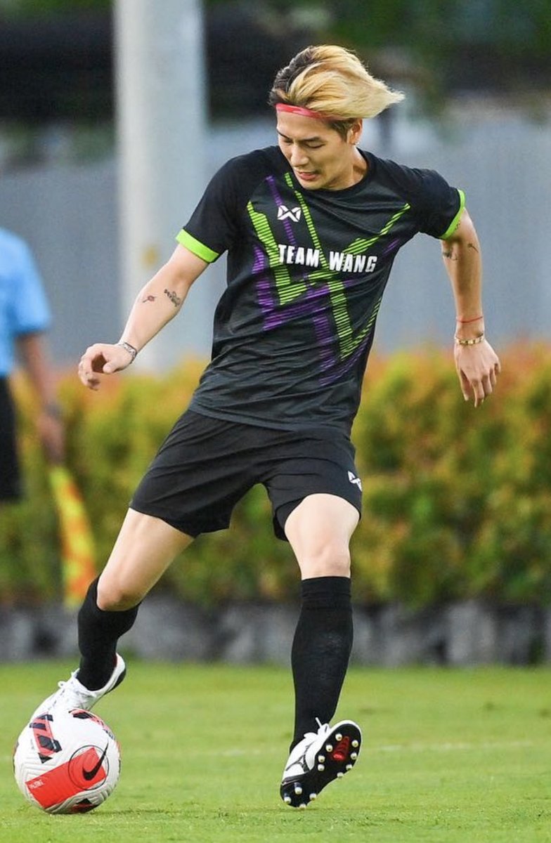 Jackson is such a pro athlete !!! ⚽️
