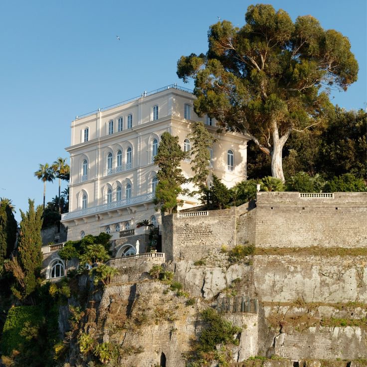 travelandchill1's tweet photo. Villa Astor Sorento https://t.co/zn3gQN6kJg
