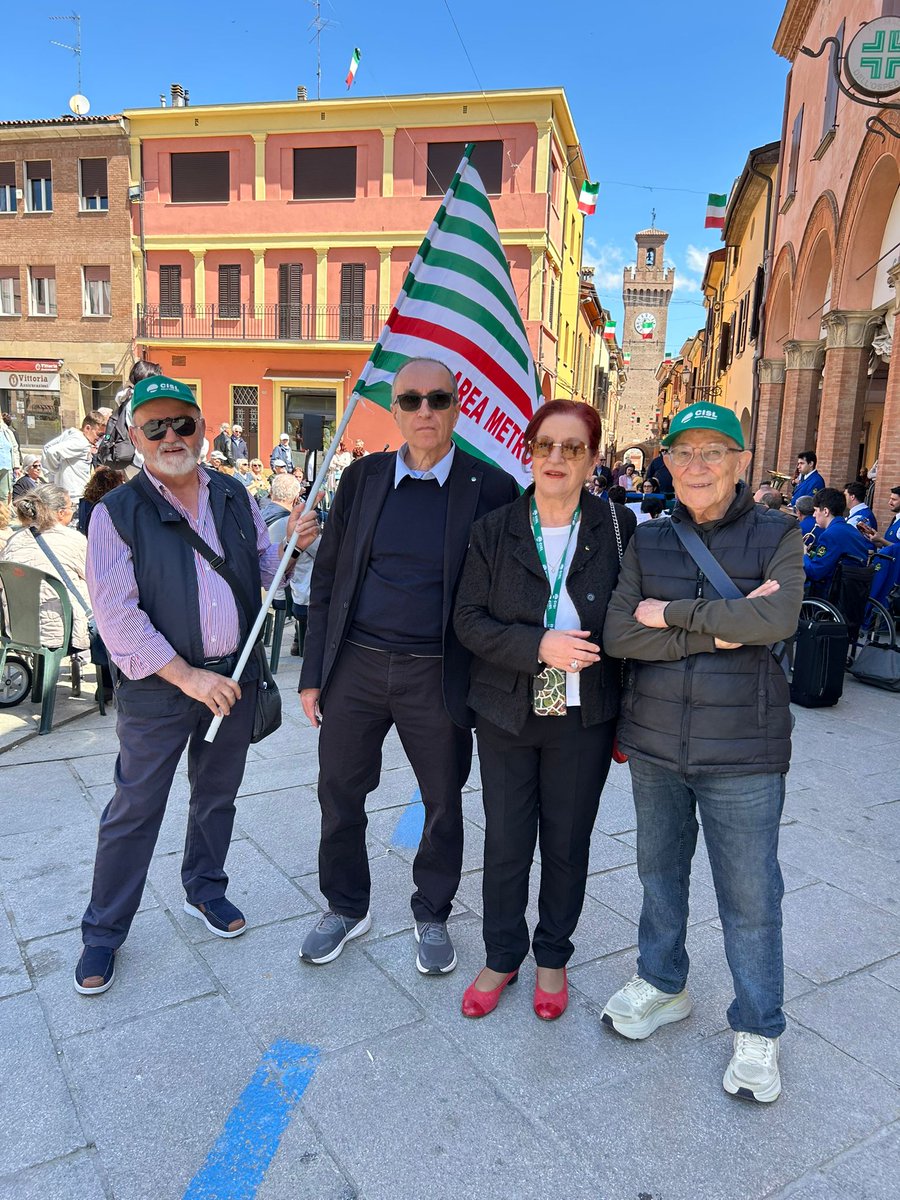 cislareametrobo's tweet photo. #primomaggio2026 #CgilCislUil Lavoro dignitoso al centro delle nostre piazze del territorio metropolitano Bologna, Imola, Castel.San Pietro, Alto Reno Teeme. https://t.co/Qxw8dP0gp6