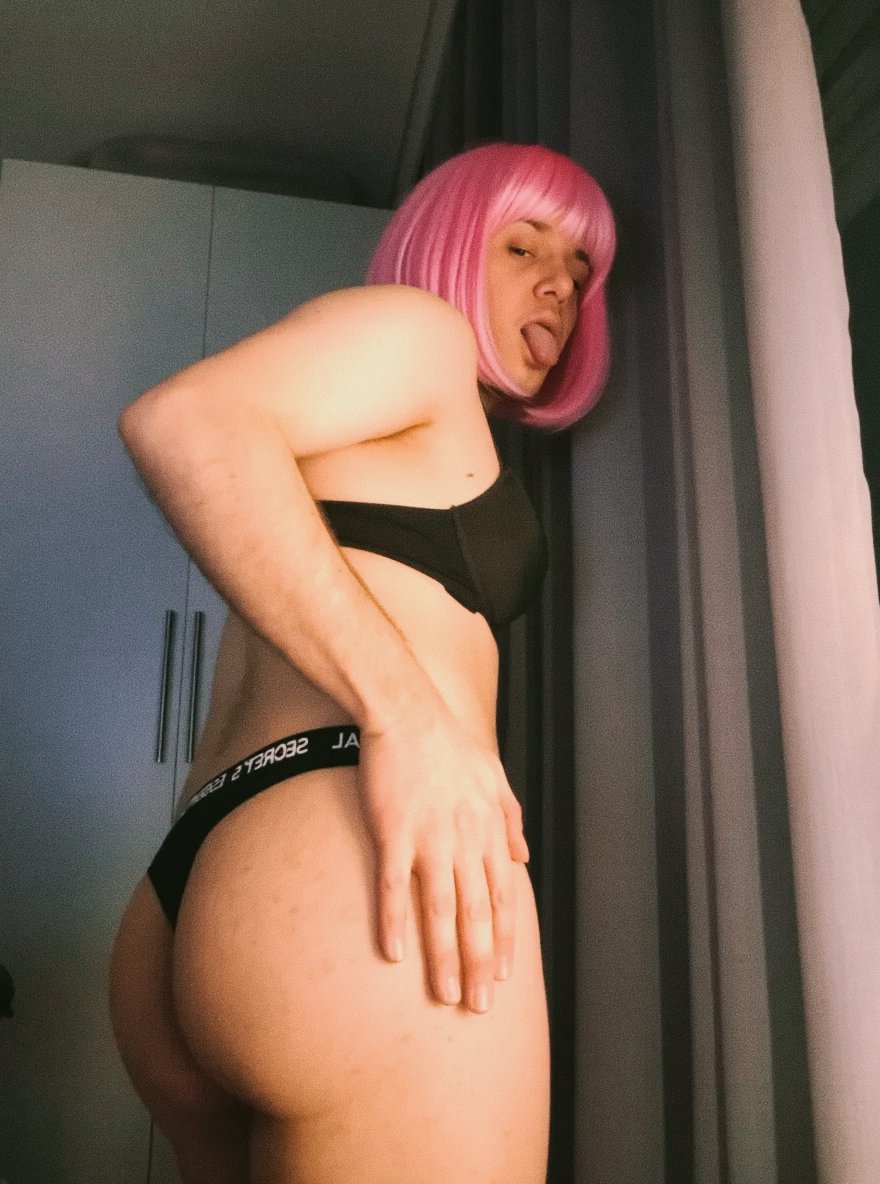 Sissy Konny tweet media