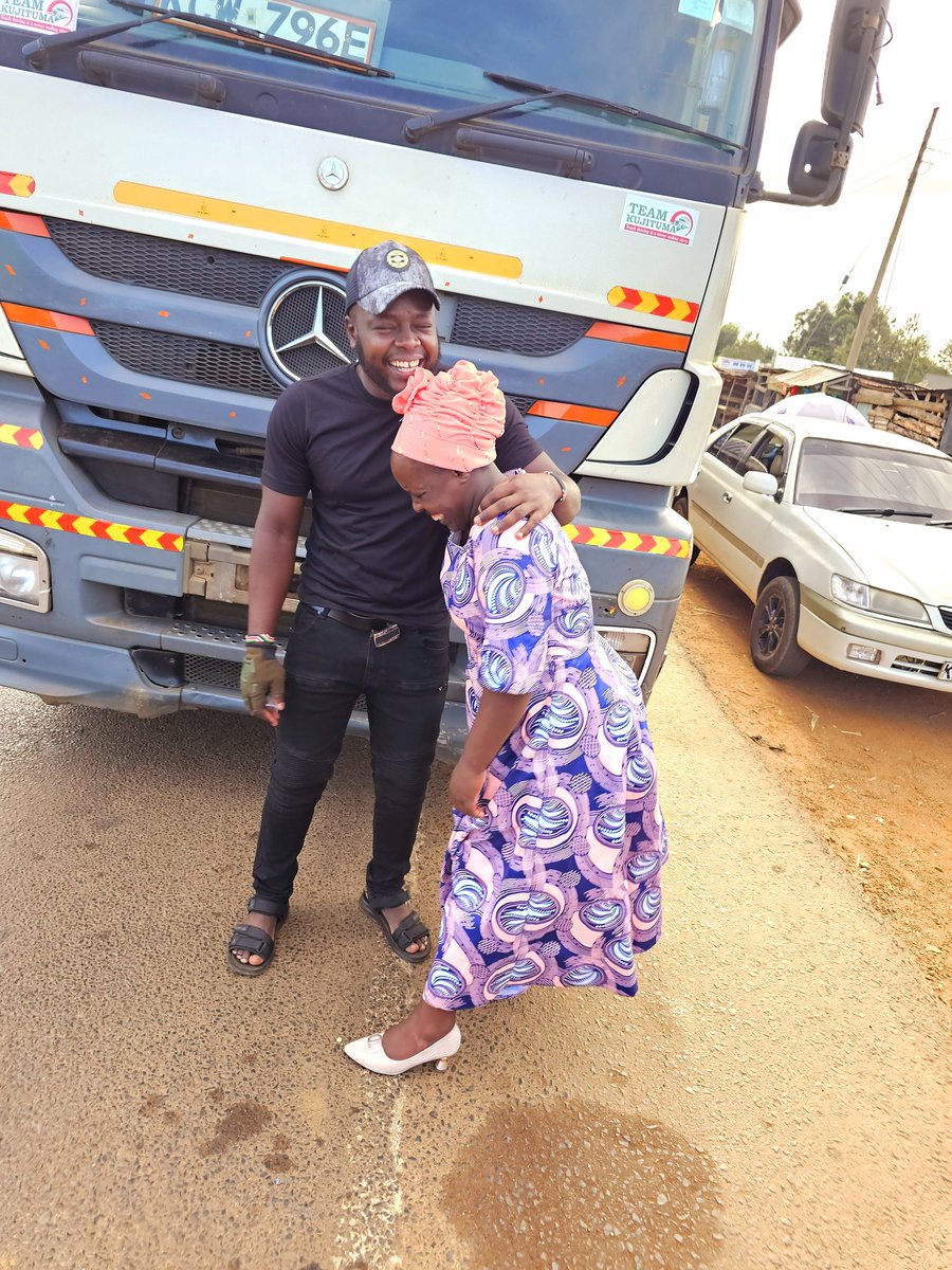Today is my mom's 44th birthday. Help me wish her a happy birthday and more life full of blessings...🎉🎁🎈🎂🥳❤️