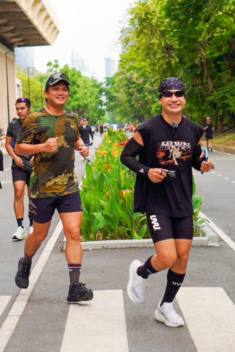 NinjaTooK's tweet photo. NEVER RUN 💚🤍
แฮปปี้มาก 🥰 ✨️
พร้อมออกรบมาก 🪖⚔️
#Neverrun #นักรบนิรนาม x TJP
#RunningClub #BKKRunclub #Runclub
#tookkyrun https://t.co/W1GxjeW0IS