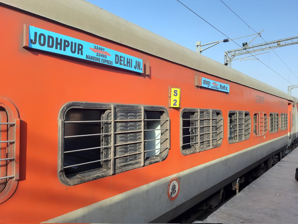 jodhpurrailways's tweet image. 🚆 Mandore Express with new numbers from today onwards!

22491/92 Jodhpur - Delhi Mandore Express ✨️

After 6 years, Primary Maintenance &amp;amp; Zonal jurisdiction shifted from WR Ahmedabad Div to NWR Jodhpur Div

No more rake sharing with Ashram Express 

#IndianRailways #Jodhpur