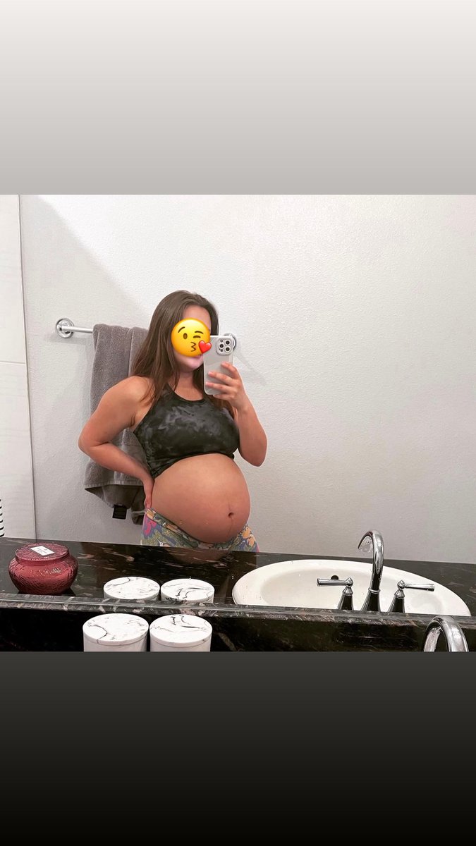 Bella Torres tweet media