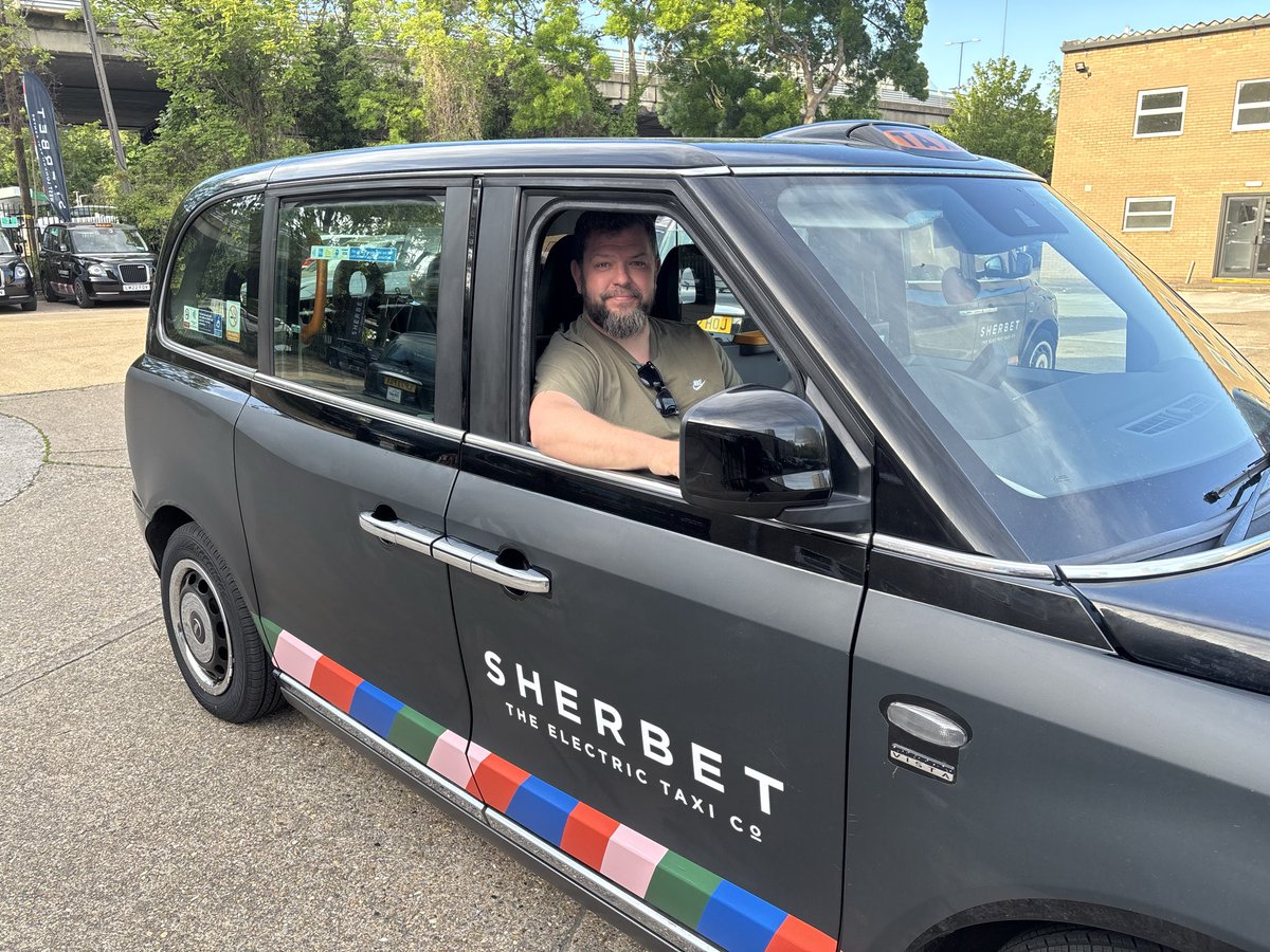 Sherbetlondon's tweet photo. We were so pleased to welcome so many Knowledge students to our event this week. It was great meeting you all and seeing such enthusiasm for the Knowledge—best of luck to each of you! @TheLTDA #theknowledge #londonblacktaxi https://t.co/Dx6FtRF1Vt