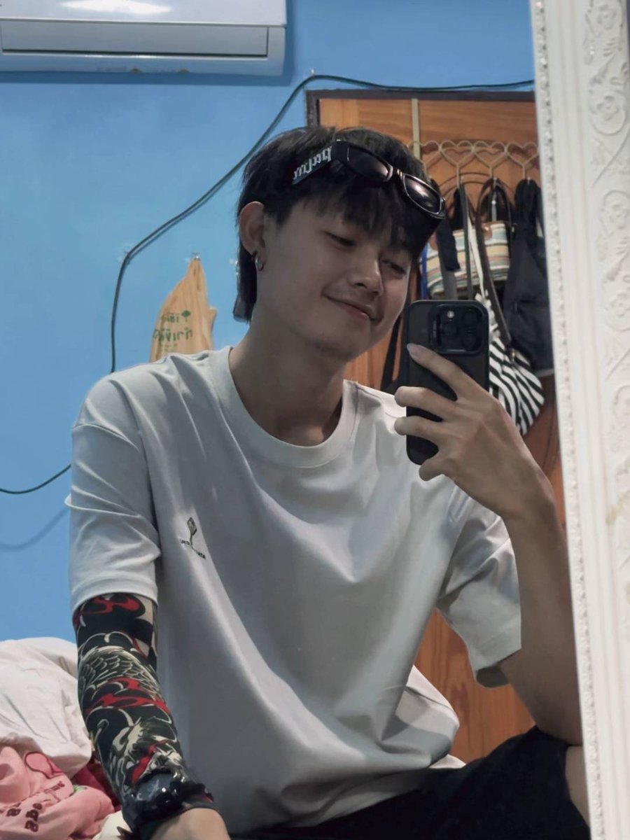 สัน ติ. tweet media