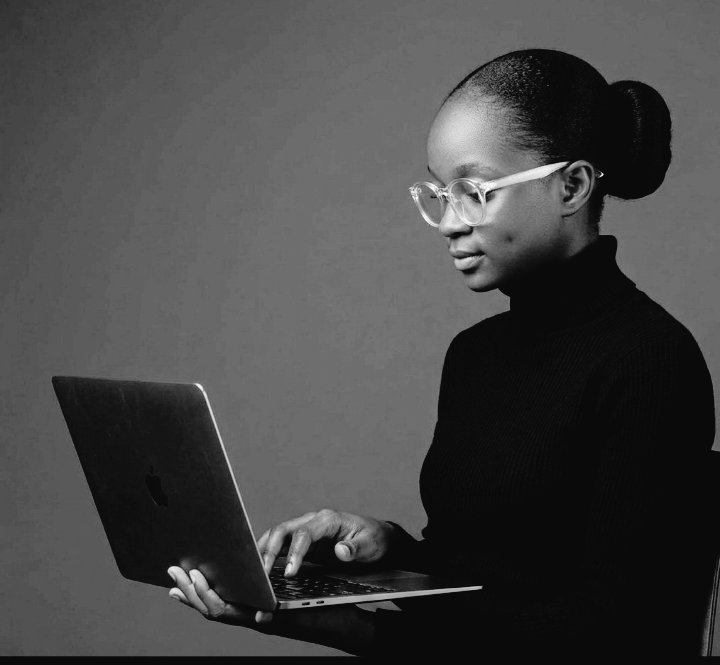 M Ò R È N Í K È J Í || Creative Writer tweet media