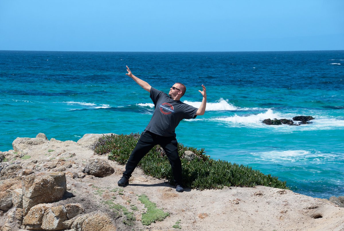 A_Train1983's tweet image. Good Morning. Have a fantastic #Friday. 
Make the most of your day and the upcoming weekend. 
"Always try to be nice, but never fail to be kind". 
Pic taken at the Pacific Coast Highway a few years ago. 
#Positivity #Nature #Adventure
