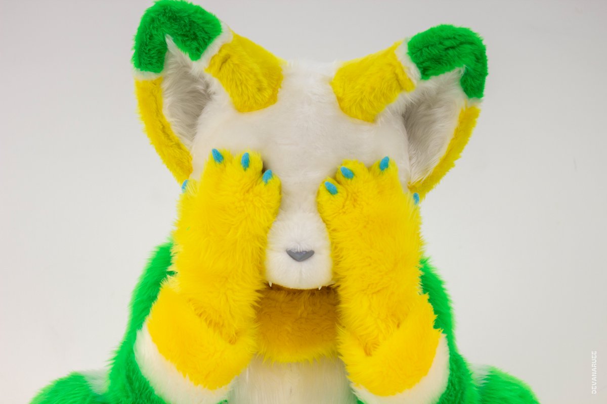Jwypwem3770's tweet photo. 🫣 >🤗

#FursuitFriday #Fursuit

📸:@devanaruee https://t.co/6xv9gXNP8y