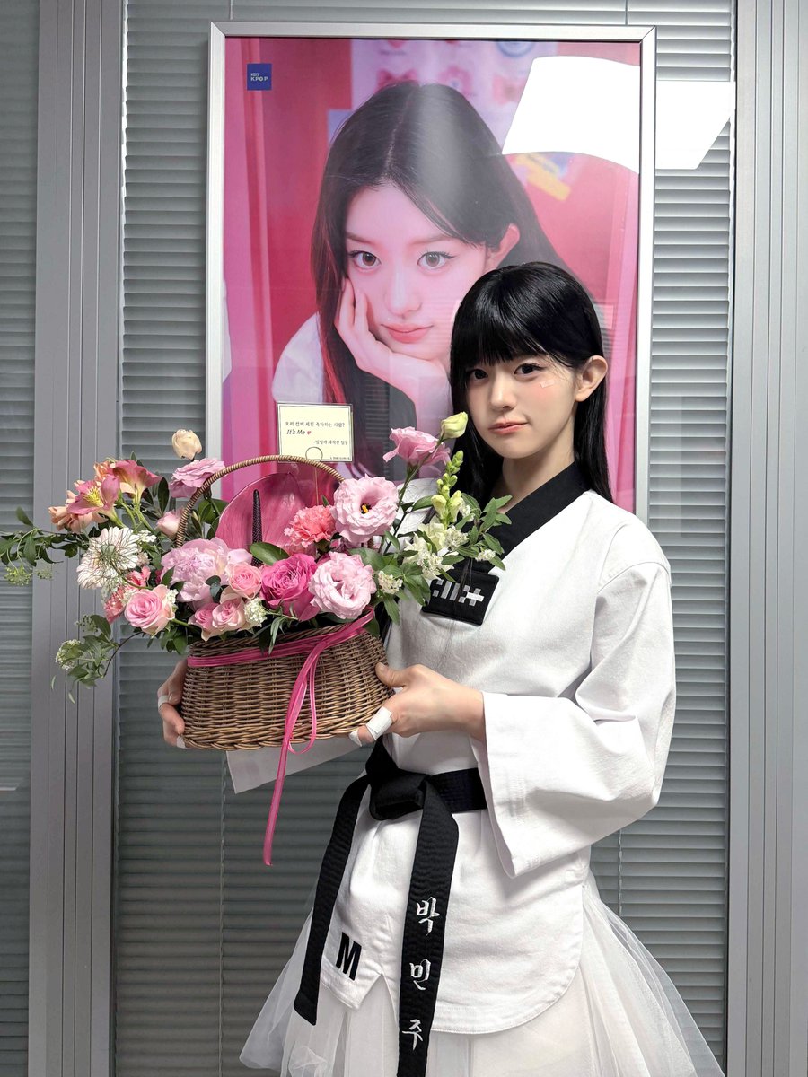 민주의 핑크 캐비닛 tweet media