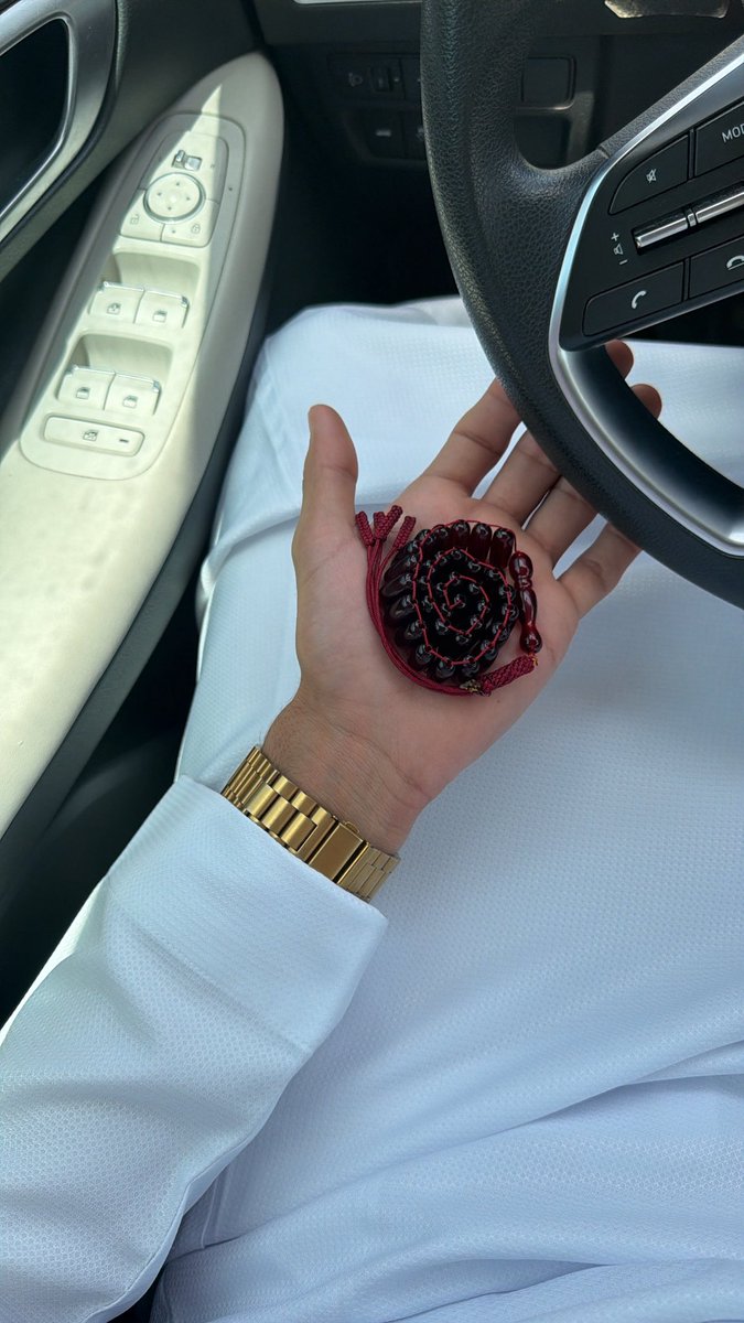 عـنزي . tweet media