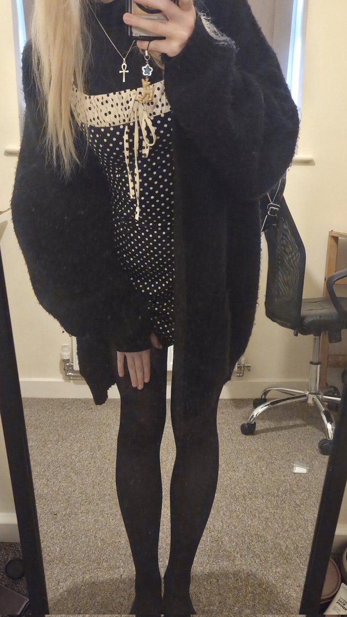 tactifoid's tweet photo. outfit to go #socialise https://t.co/fnKytXh7G3