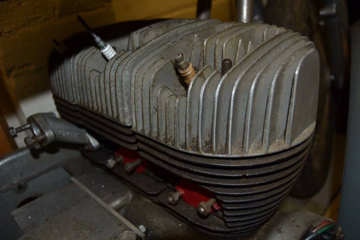 BarnfindMCycles's tweet image. Check out this very rare Excelsior 500 restoration project two stroke triple! Ebay ad here ow.ly/37Sz50YSziv #Excelsior #ClassicBikes #TwoStroke #RareMotorcycles #MotorcycleRestoration #VintageMotorcycles