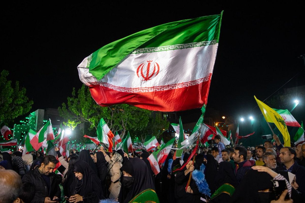 نمیدونم شما دقیقا بهش چی می‌گید ، ولی من بهش میگم " تجمعات دفاع ملی ایرانیان "
لطفا تصاویر خوبتون رو منشن کنید . ❤️