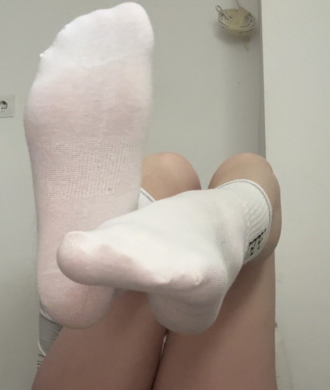 TimarLiza's tweet photo. Do you like it?💕😋
#footmodels #beautifulfeet #feet #feetfetısh https://t.co/fwUZQGva7n