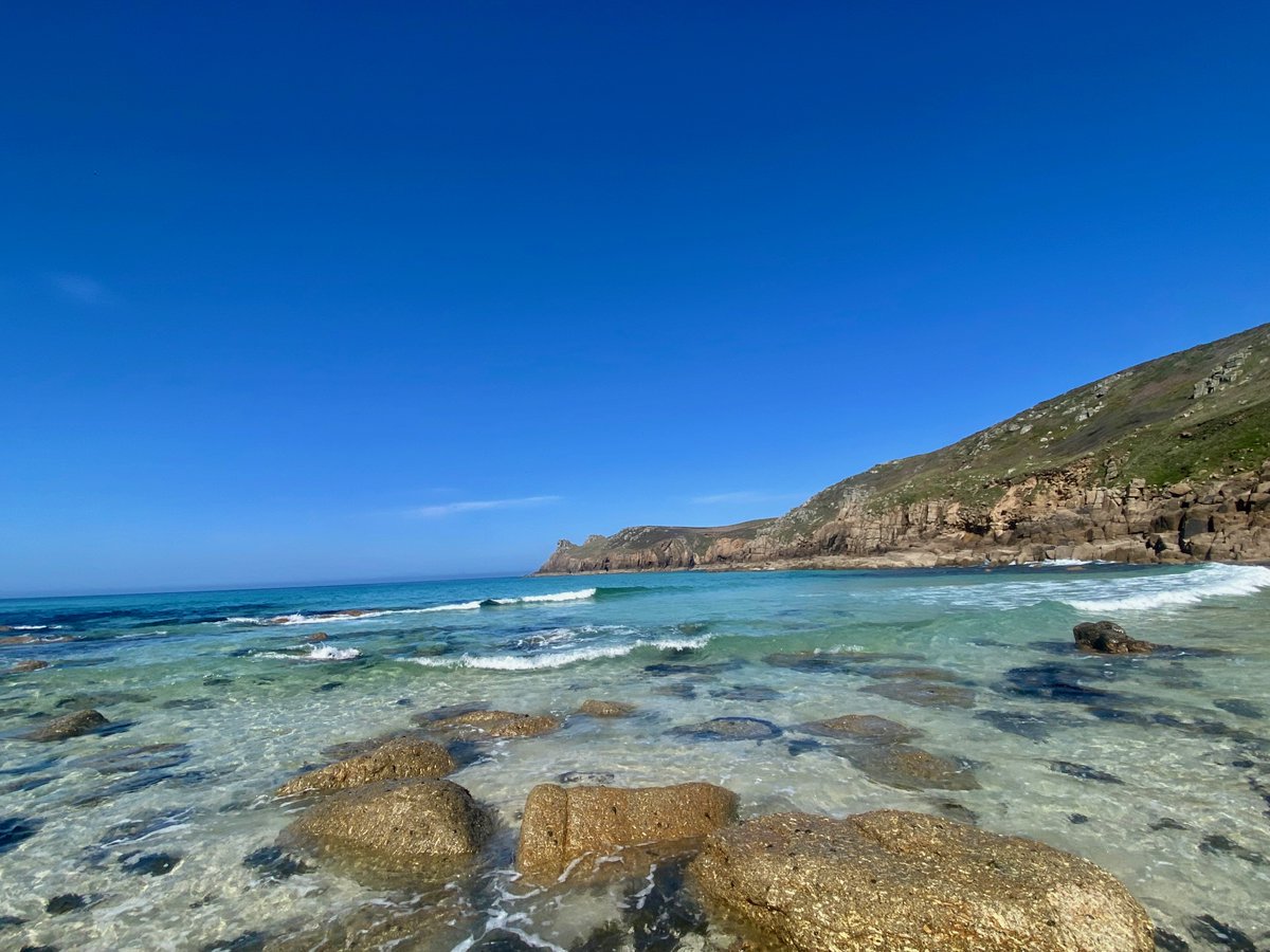 bakrim2000's tweet image. 5/ "Home to the Song of the Sea"💎 Magical!
to make the most of the most glorious weather and went into the sea for my first time this year.💙
#walking👣#nanjizal  #cornwall