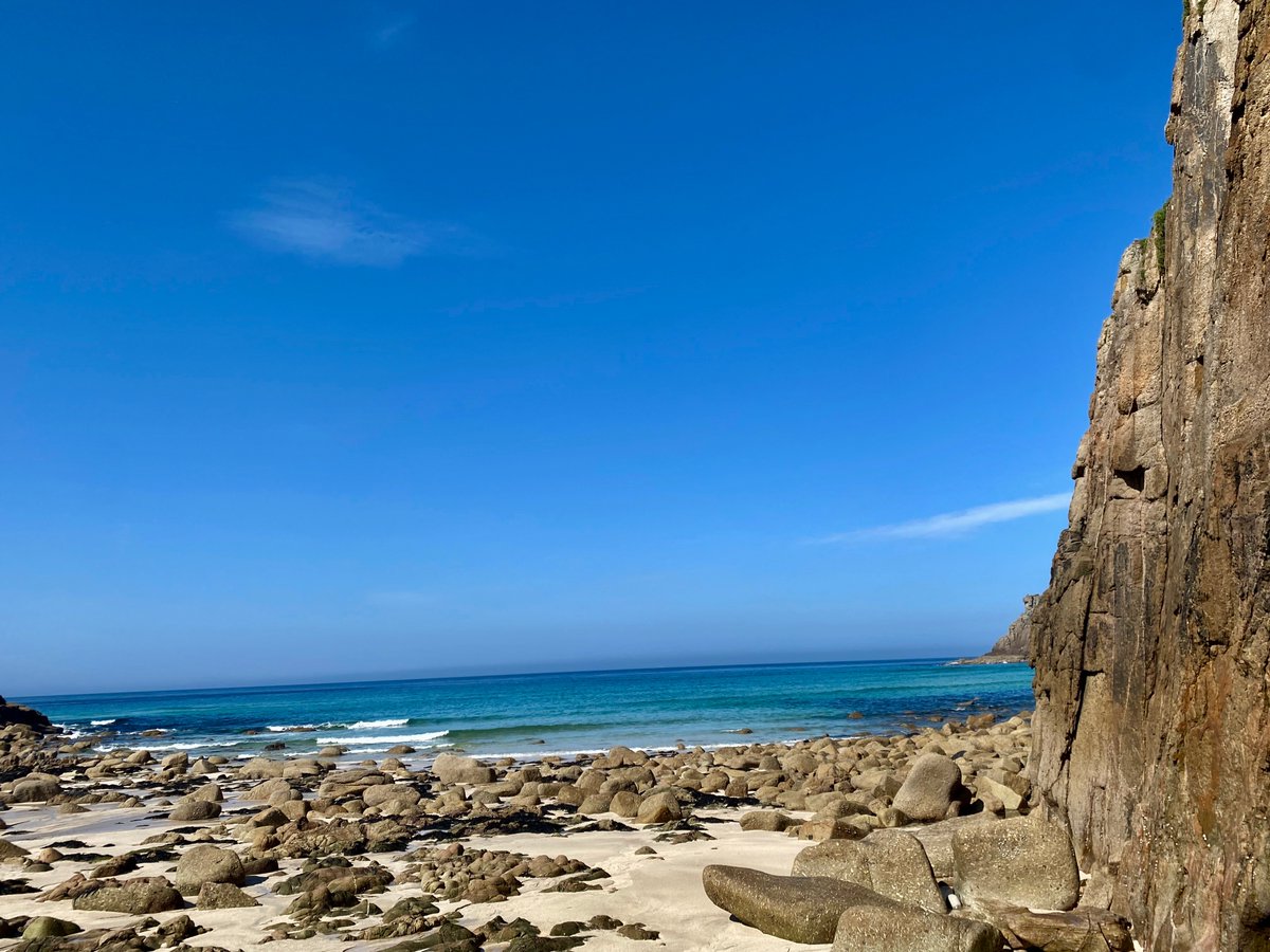 bakrim2000's tweet image. 5/ "Home to the Song of the Sea"💎 Magical!
to make the most of the most glorious weather and went into the sea for my first time this year.💙
#walking👣#nanjizal  #cornwall