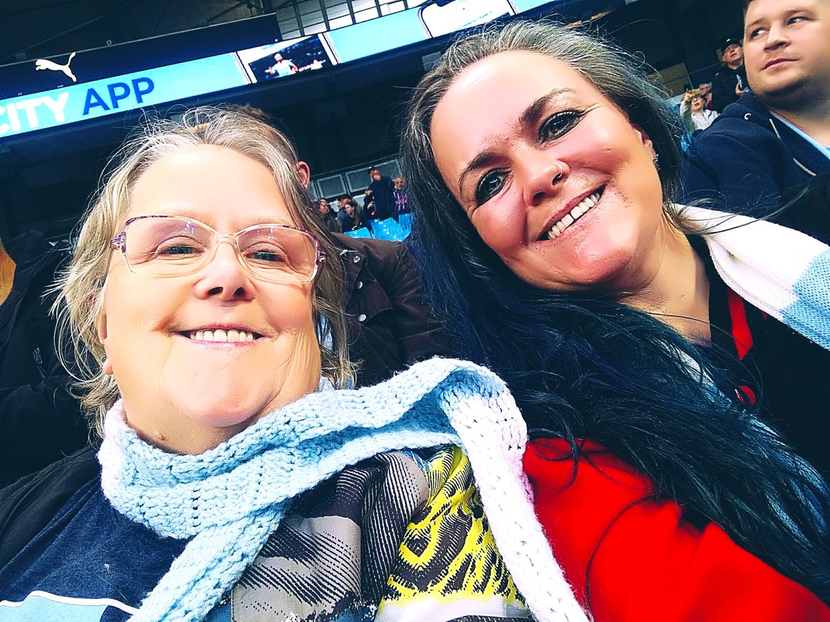 Wishing my Amazing Mam <a href="/mariaholt555/">Maria Holt</a> a very happy 37th Birthday (73 shhhh😂)

A lady who lets nothing get to her mind (having aneurysms and tumours in the brain presently)  keeping a calm nature with a positive outlook.
(Mam has suffered from migraines frequently throughout her