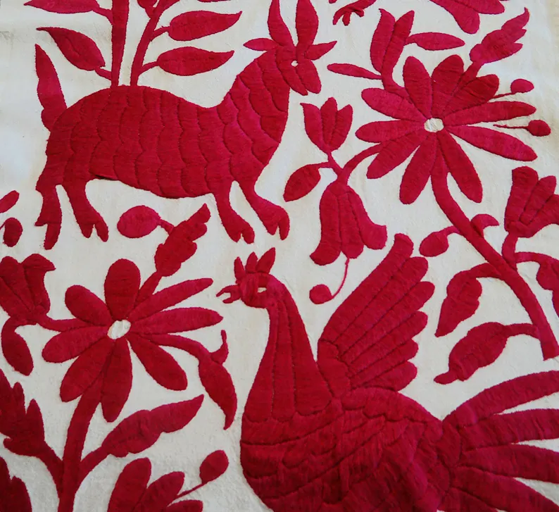 elementsdeco's tweet photo. Magnifique chemin de table Otomi brodé à la main !
Broderie traditionnelle authentique de Tenango de Hidalgo, Mexique
171 × 46 cm – pièce unique pleine de charme → https://t.co/19VPX354SK #Otomi #Tenango #BroderieMexicaine #ArtisanatMexicain #DecorTable #EtsyFinds https://t.co/74z4pIrdAh
