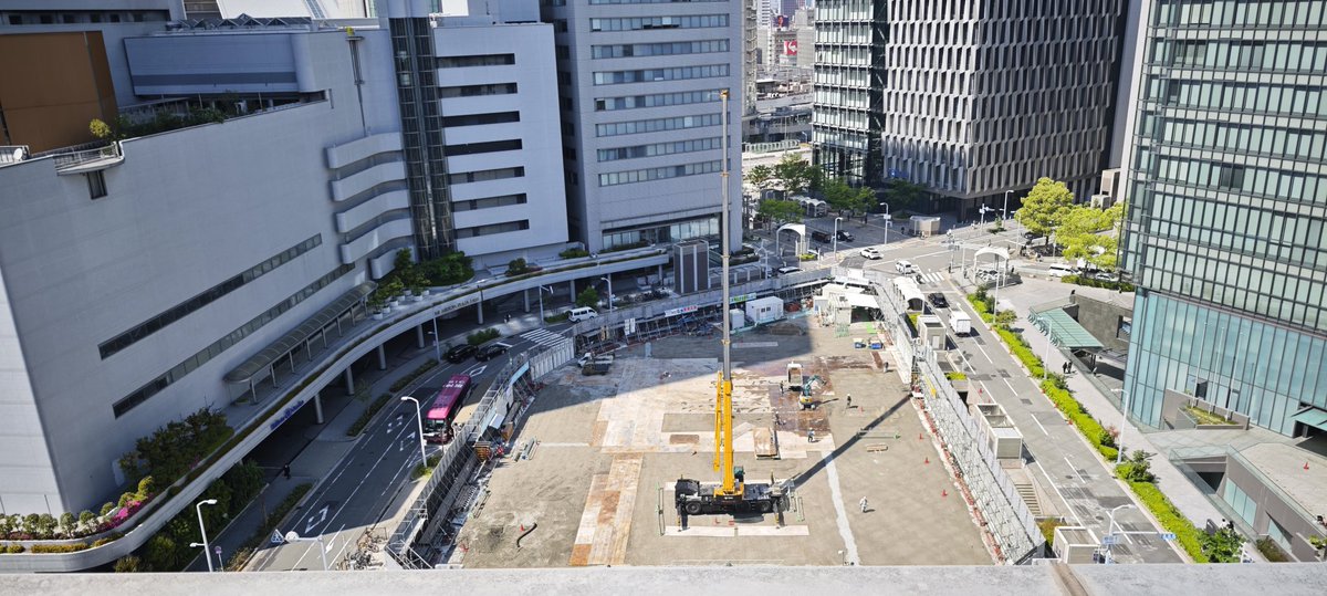 assi3435's tweet photo. 大阪マルビル　5月定点
整地が終わって敷鉄板の溶接してた。
これから杭打ちかな。 https://t.co/1xw0ao0lUV
