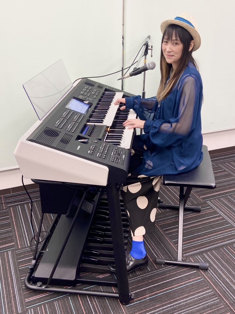 ShimadaSeikokey's tweet photo. 2026.4.29.
@ #小阪楽器店 アリオ八尾センター
jet小阪支部主催のコンサートで
新機種ELS-03Xを解説を交えながら
演奏させて頂きました♫

45分×3ステージ🎹🎹🎹
とても楽しい時間を過ごさせて頂けたこと、
本当に感謝です🥹✨

みなさん、本当にありがとうございました！！！

#エレクトーン
#ELS03 https://t.co/xL83euzh6S