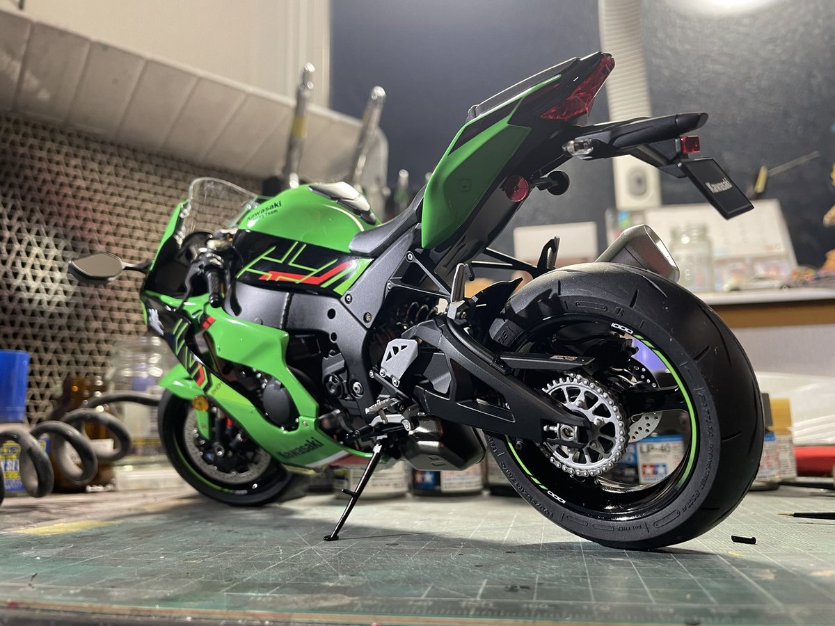 モンモデル 1/9 Kawasaki Ninja ZX-10R一応完成です。 一応というのは