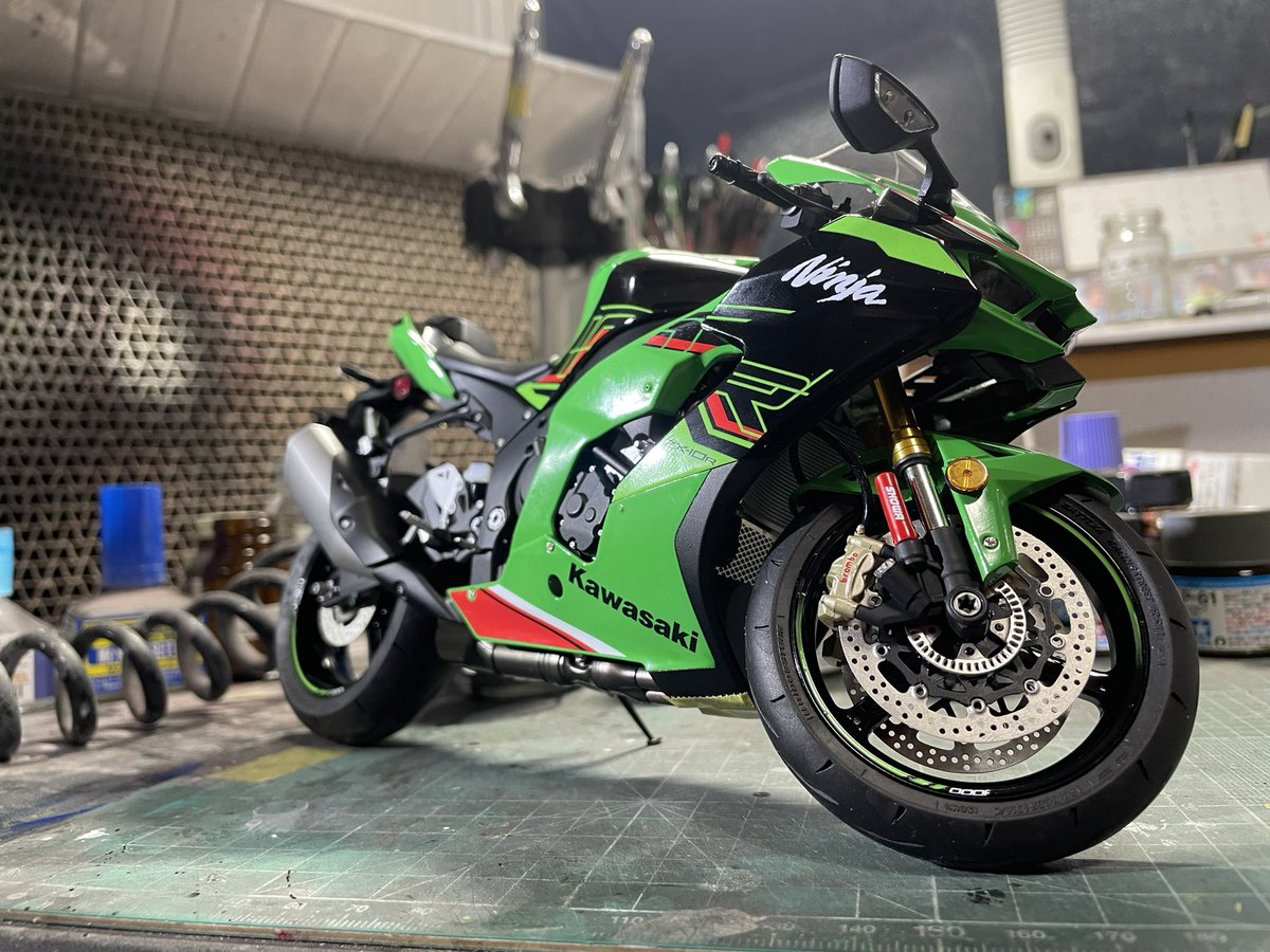 モンモデル 1/9 Kawasaki Ninja ZX-10R一応完成です。 一応というのは